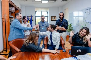 Titlu jurnalistic: “Bucureștiul primește 385 de milioane de euro din fonduri europene! Anunțul Primarului Stelian Bujduveanu pe Facebook”