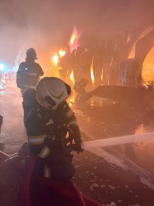 Incendiul de la Restaurantul Dragonul Roșu a răspândit fum în Capitală, afectând calitatea aerului în mai multe zone din București