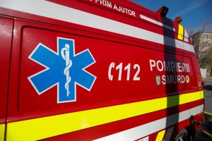 Accident major pe autostrada București-Ploiești: O vehicul cu opt ocupanți a lovit parapetul, iar circulația este oprită.