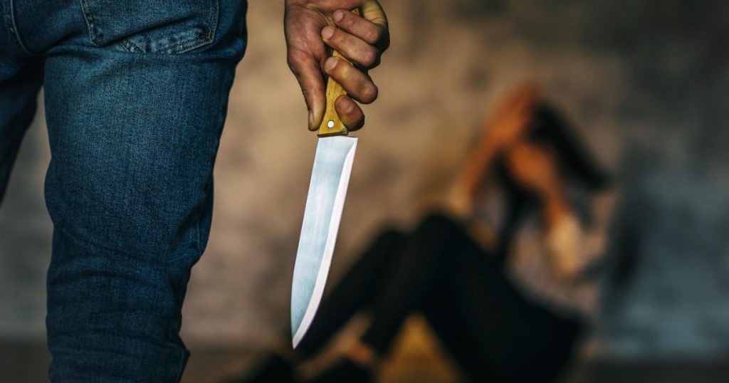 Crimă în Constanța: o femeie de 45 de ani a fost ucisă de partenerul ei în propria casă. Bărbatul a înjunghiat-o cu un cuțit