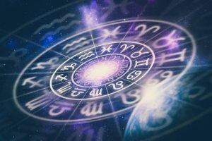 Horoscop 21 august 2025: Vărsătorii și Berbecii avansează în carieră, Racii și Leii găsesc echilibrul personal.