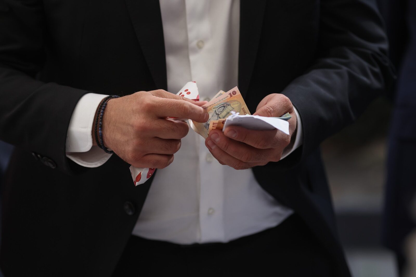 Pensia cea mai mare din România a înregistrat o reducere de aproape 2.000 de euro după introducerea contribuției pentru sănătate, iar primele 10 pensii nete lunare depășesc pragul de 10.000 de euro