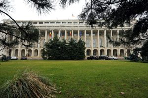 Luni, sindicatele din sectorul administrativ vor demonstra în București, afirmând că premierul Ilie Bolojan îi va convoca la negocieri.