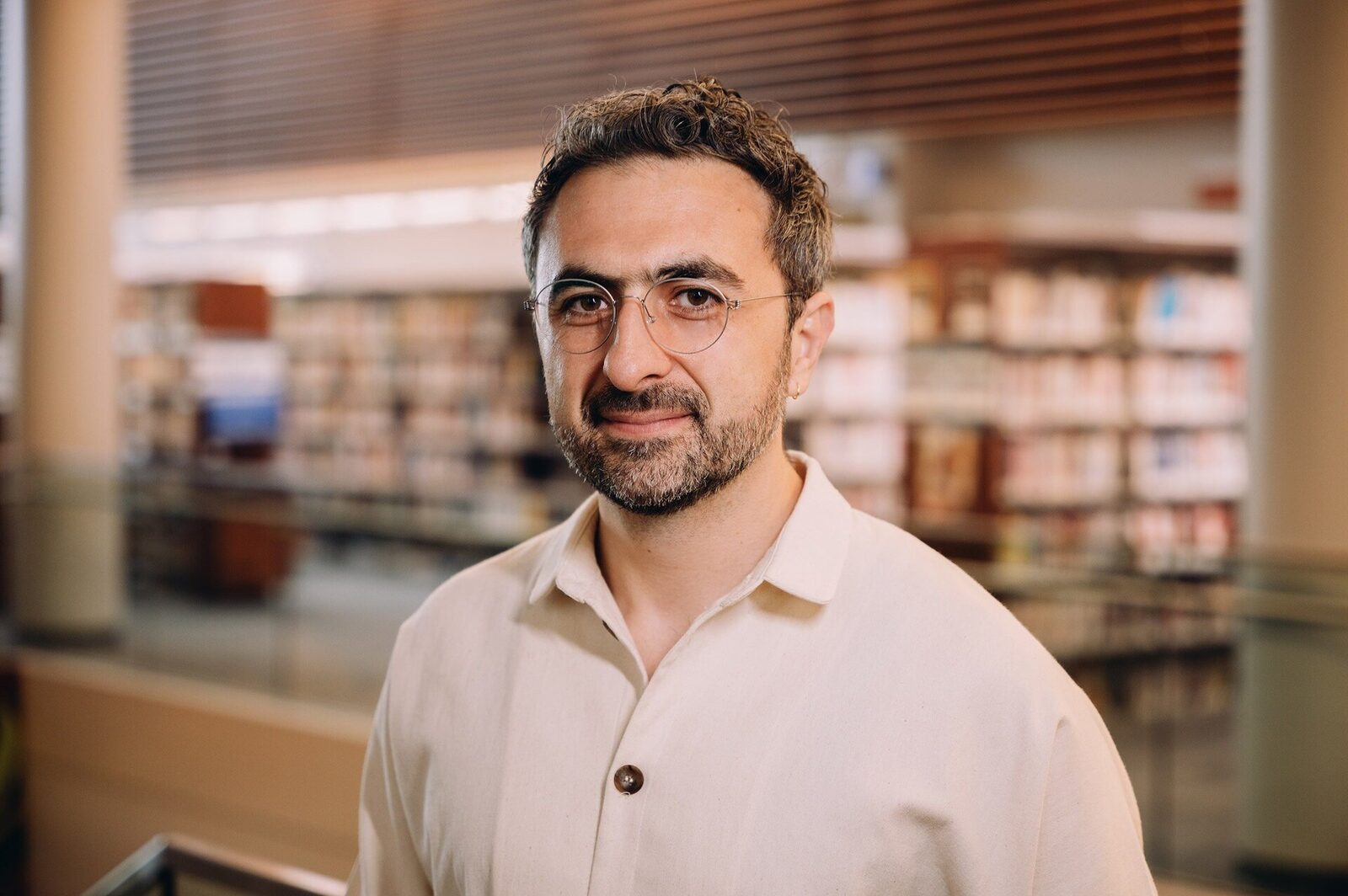 [ad_1] Inteligența artificială (AI) a cunoscut o evoluție rapidă, depășind statutul de simplu instrument de productivitate pentru a deveni un fenomen social și cultural complex