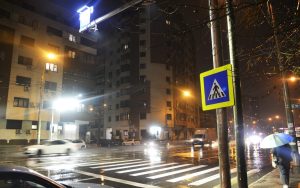 Primăria Capitalei depune eforturi de trei ani pentru iluminarea suplimentară a 149 de treceri pietonale, însă proiectul este încă în etapa de analiză, fiind în plină evaluare.