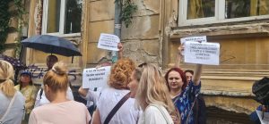 Accesiune de demonstrații ale educatorilor din București, împotriva deciziilor și declarațiilor anunțate de Guvernul condus de Bolojan