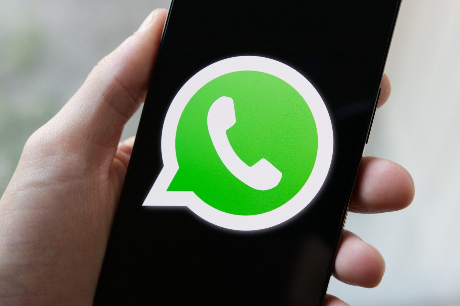 [ad_1] WhatsApp a introdus o nouă funcție destinată să faciliteze organizarea întâlnirilor virtuale: programarea apelurilor în avans, atât pentru conversații de grup, cât și pentru apeluri între doi utilizatori