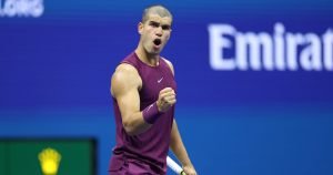 Carlos Alcaraz vs. Mattia Bellucci: Preview, program și informații despre unde poți urmări meciul din turul al doilea al US Open 2025 · Tenis