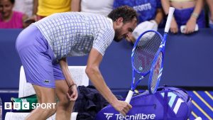 US Open 2025: Daniil Medvedev înfruntă înfrângerea în fața lui Benjamin Bonzi într-o noapte fabuloasă în New York