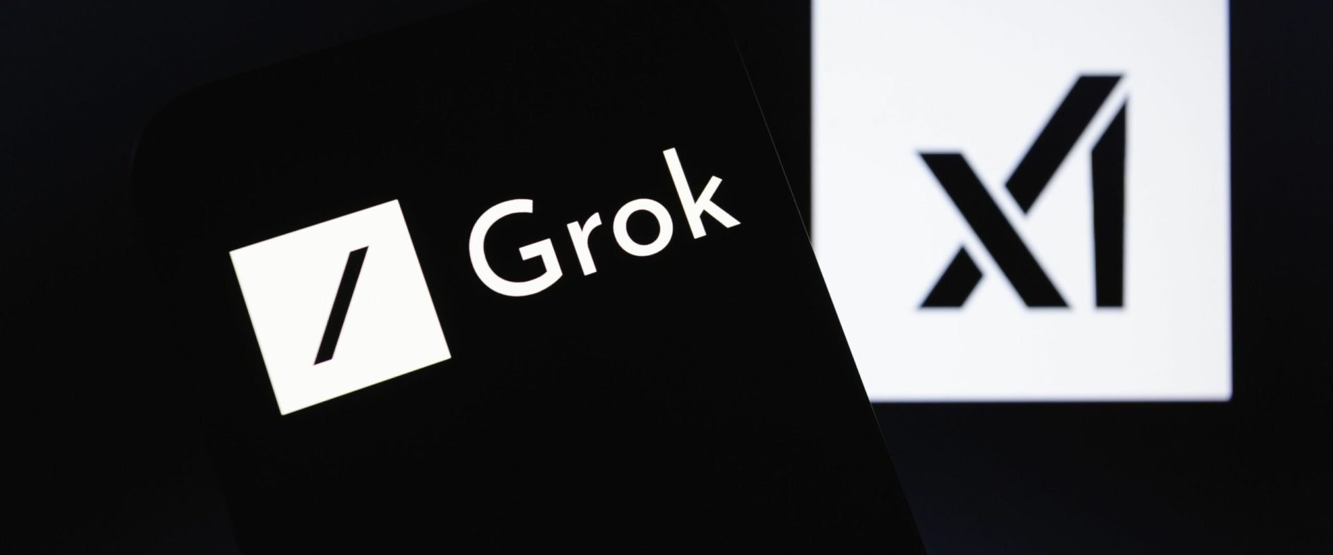 xAI lui Elon Musk publică mii de discuții cu chatbotul Grok