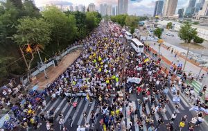 Proteste majore în Israel pentru eliberarea ostaticilor Hamas, criticate de premierul Netanyahu, cu peste 200.000 de manifestanți adunați în Tel Aviv duminică searaea noastră”