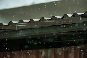 Tarife pentru apa de ploaie variind între 2 bani și 313 lei în județul Buzău / Numeroase localități nu achită pentru că nu dispun de canalizareea noastră”