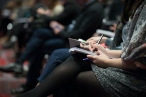 Asociația Editorilor cere implementarea urgentă a legii privind plata compensatorie de 25% pentru copierea privată a materialelor audio și video, în sprijinul editorilor de presăea noastră”