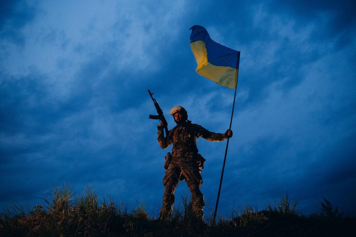 [ad_1] Ministrul Apărării din Ucraina, Denis Șmihal, a declarat după întâlnirea de la Kiev cu omologul său român, Liviu-Ionuț Moșteanu, că România va trimite în curând Ucraii un nou pachet de sprijin militar, fiind al 23-lea astfel de ajutor, informează o publicație de știri din Ucraina