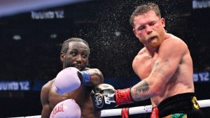 Terence Crawford îl învinge pe Canelo Alvarez pentru titlul istoric de campion absolut