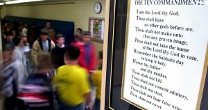 Modul în care unii profesori din Texas contestă legea celor Zece Porunci în sălile de clasă