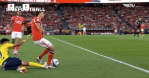 Golul lui Gil Vicente anulat din cauza unei fault.