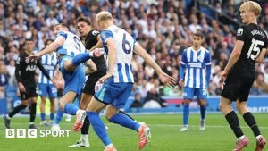 Brighton și Tottenham încheie egal, 2-2, după o revenire a Spurs.