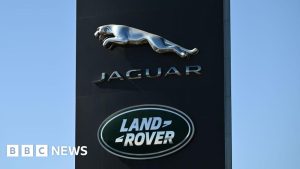 Hackeri de la M&S se revendică de la atacul cibernetic asupra Jaguar Land Rover