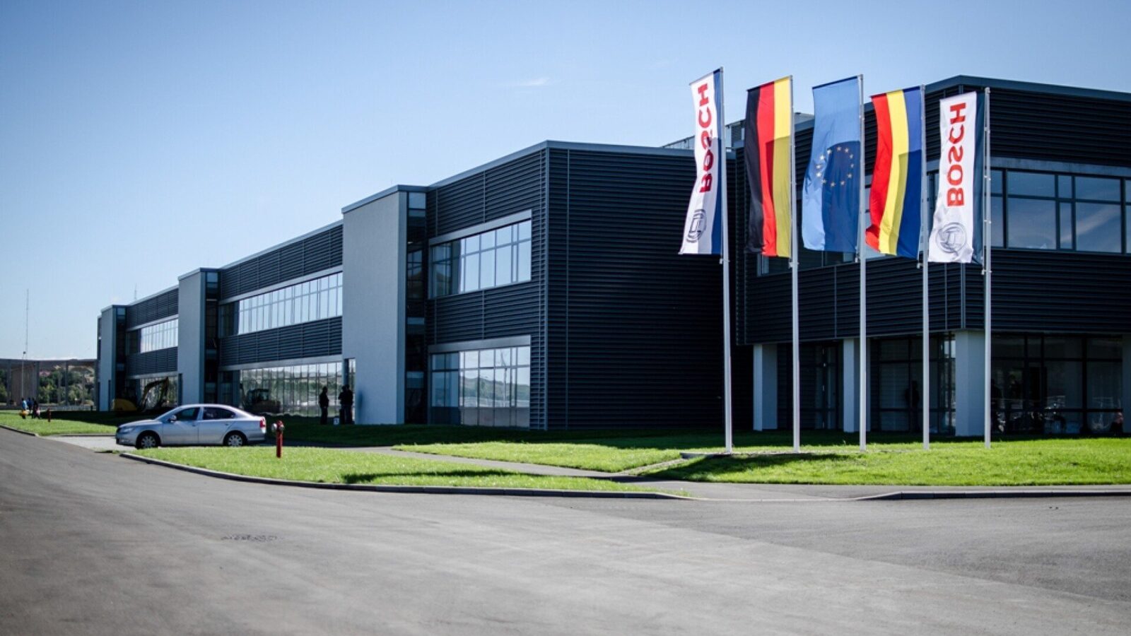 [ad_1] Firma germană Bosch, cea mai mare companie de componente pentru autovehicule din lume, care are în România peste 10.000 de angajați, a făcut public planul său de reorganizare globală, care include concedierea a 13.000 de salariați