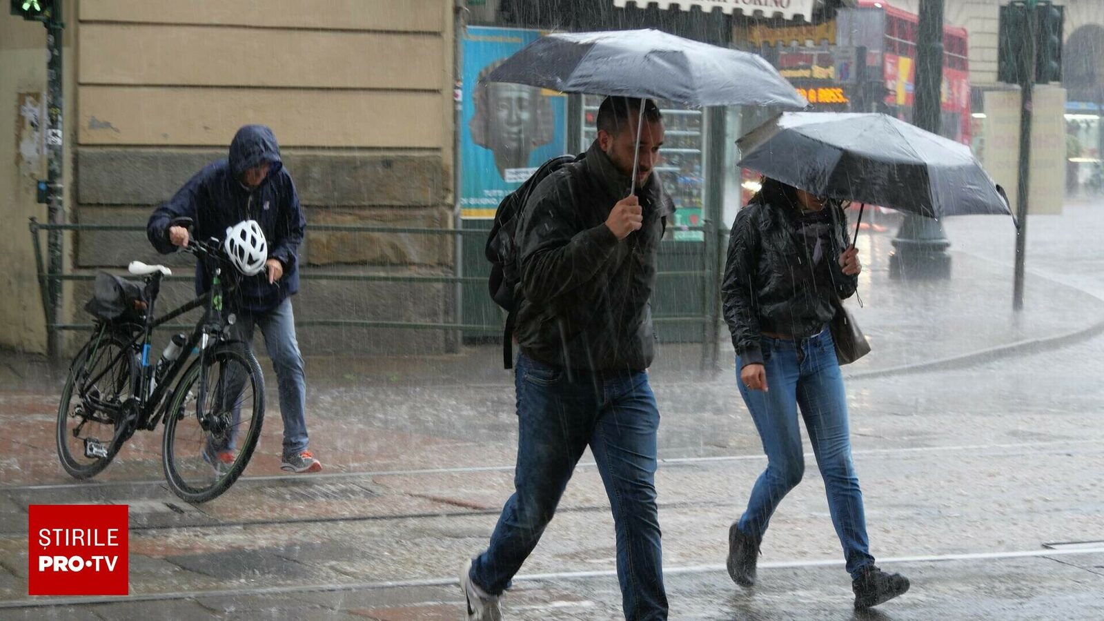Vreme capricioasă în țară: ANM prognozează ploi, vânt și ninsori montane, temperaturi sub mediile sezoniere.