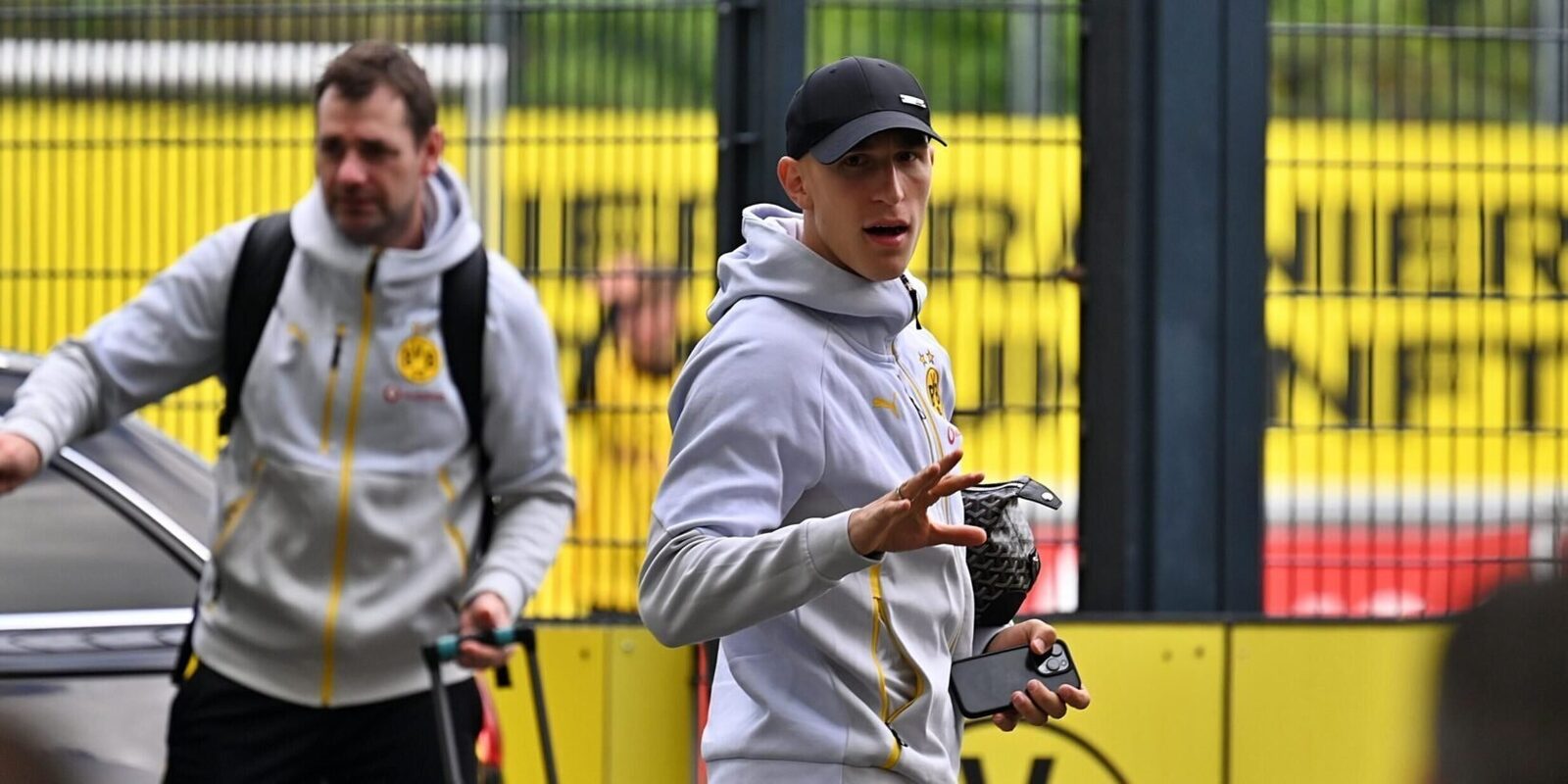 [ad_1] Borussia Dortmund își continuă seria de meciuri în Bundesliga, primind astăzi vizita echipei VfL Wolfsburg