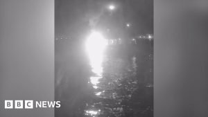 Organizatorii susțin că flota Gretei Thunberg din Gaza a fost lovită de o dronă.