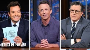 Prezentatorii TV din SUA îl susțin pe Jimmy Kimmel și parodiază pe Donald Trump în disputa pentru libertatea de exprimare.