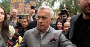 Călin Georgescu și Horațiu Potra, acuzați de tentativă de lovitură de stat; Potra solicită azil în Rusia.