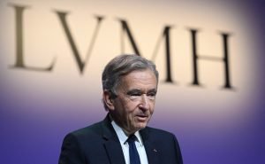 Bernard Arnault, cel mai înstărit om din Franța, se opune planului de a introduce taxe suplimentare pentru miliardari / “Nu este o discuție tehnică sau economică, ci o intenție clară de a distruge economia franceză”