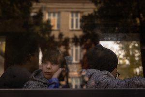 Rusia are în custodie mii de copii ucraineni distribuiți în peste 200 de tabere, aflați în centru de îngrijire religioase, orfelinate, hoteluri, colonii și școli militare, conform preseiea noastră”