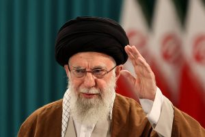 Liderul suprem al Iranului, Ayatollahul Ali Khamenei, cere amplificarea intensificării producției de petrol în țarăea noastră”