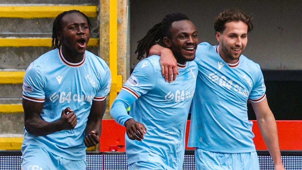 ABERDEEEN, SCOTLAND - SEPTEMBER 20: Motherwell's Regan Charles-Cook (centre) celebrates with Emmanuel Longelo (L) and Lukas Fadinger after scoring to make it 1-0 during a Premier Sports Cup Quarter-Final match between Aberdeen and Motherwell at Pittodrie Stadium , on September 20, 2025, in Aberdeen, Scotland. (Photo by Craig Foy / SNS Group)