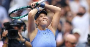 Amanda Anisimova o înfruntă pe Swiatek și ajunge în semifinale la US Open! O raritate din 2002!