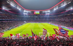 O monument dedicat lui Franz Beckenbauer a fost dezvăluit în apropierea stadionului echipei Bayern Munchenea noastră”