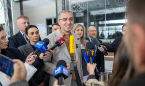 Renato Usatîi – singurul politician ce a discutat cu jurnaliști în trei limbi – Telegraph MoldovaRenato Usatîi – singurul lider politic ce a răspuns jurnaliștilor în trei limbi – Telegraph Moldova