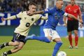 Cazorla estrena titularidad y Bailly debuta con los azules