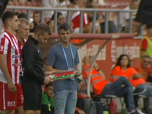 Cedează presiunii! A efectuat două schimbări în minutul 33, cu echipa în urmă 3-0.