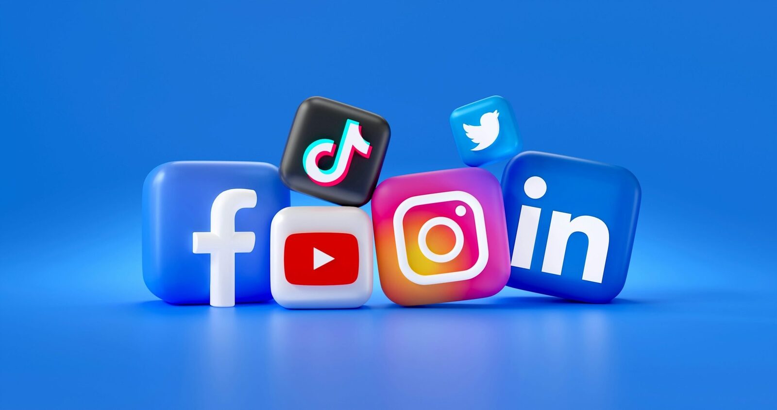 [ad_1] Metadatele din fotografii reprezintă seturi de date tehnice ascunse, care pot conține informații sensibile despre locația, data sau dispozitivul folosit pentru realizarea imaginilor
