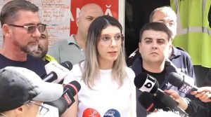 Liderul senatorilor PSD afirmă că, dacă ar fi deputat, ar susține moțiunea împotriva ministrei Mediului, Diana Buzoianu, considerând că acțiunea este în beneficiul națiunii; replica liderului senatorilor USR: „Îl percep mai mult pe Daniel Zamfir ca fiind o persoană fizică”
