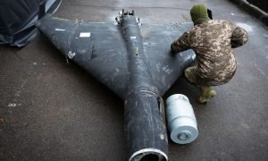 Rusia folosește tehnologie avansată în arme ieftine, precise și eficiente, cu modemuri „mesh” și camere frontale