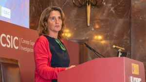 Teresa Ribera, politiciană social-democrată, își schimbă poziția față de președinta europeană Ursula von der Leyen, conform unei analize EFEea noastră”