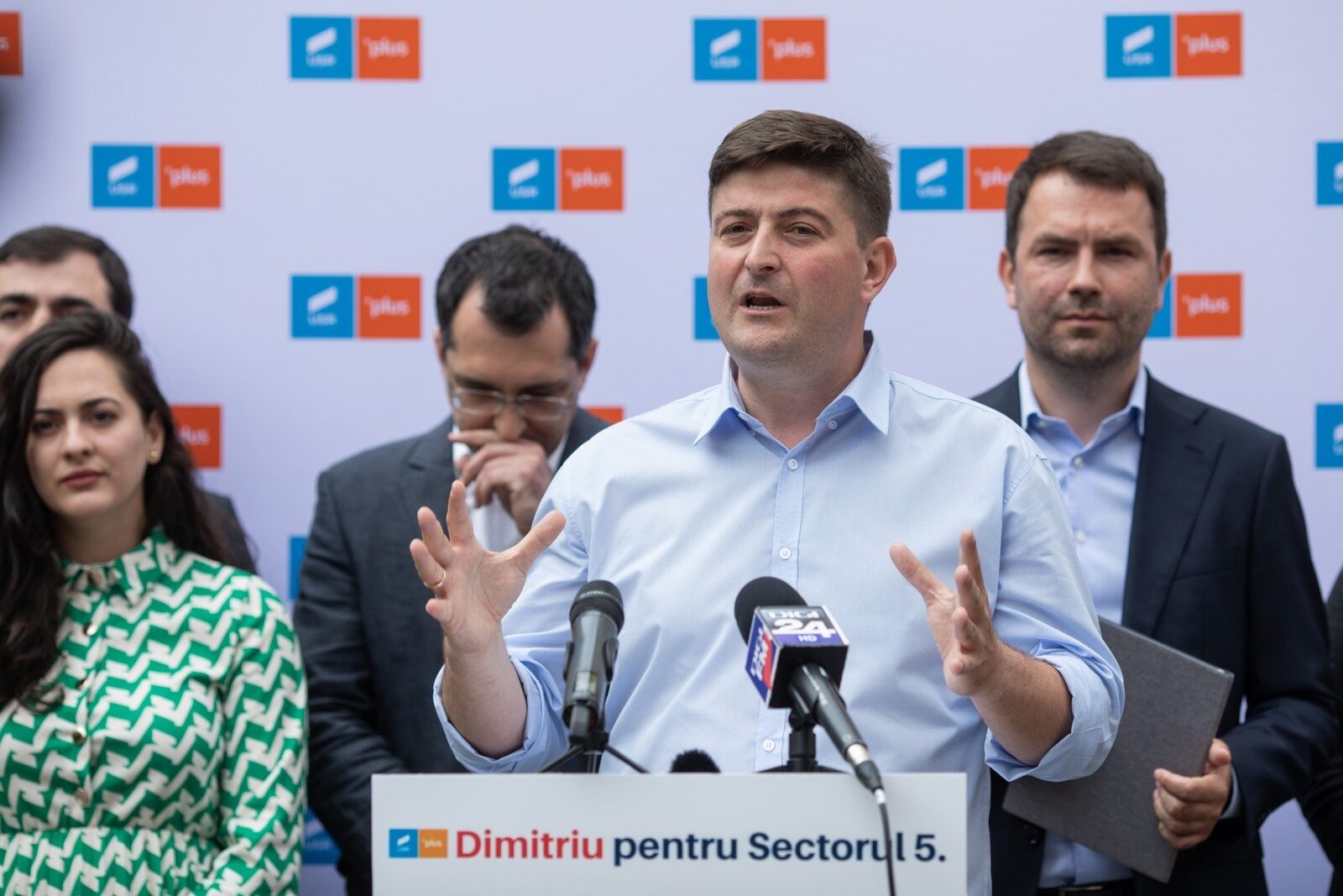 Deputatul USR Alexandru Dimitriu acuză susținători influenți în Parlament pentru interlopi, evazioniști și escroci / Liderul AUR, George Simion, îi recomandă deputatului USR să observe activitatea ministrului Finanțelor
