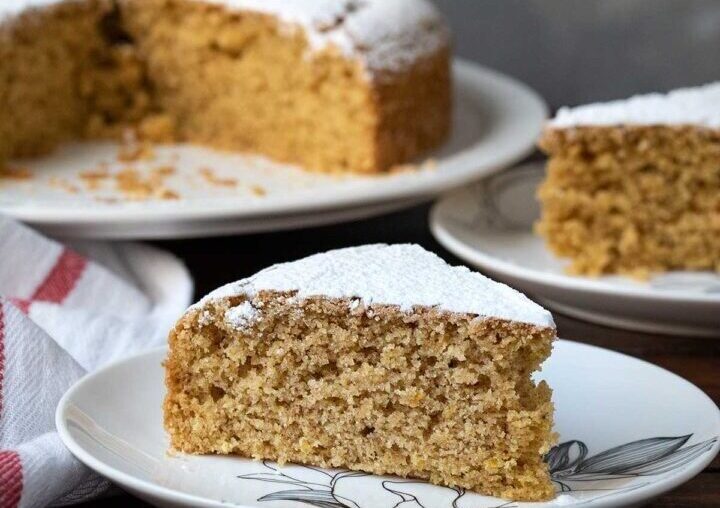 Fanouropita-Greek-oil-cake-sliced-vegan-e1758787147433.jpg