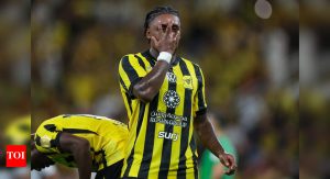 Fără Benzema, fără probleme: Steven Bergwijn strălucește cu două goluri în victoria Al-Ittihad 4-2.