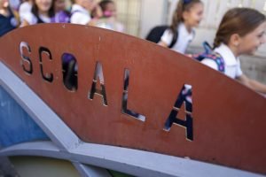 Calendarul anului școlar 2025-2026: zilele libere conform noului contract colectiv al profesorilor și sărbătorile legale