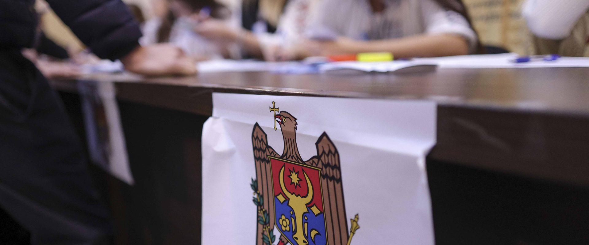 INSTANT_VOT_TUR2_MOLDOVA_07_INQUAM_Photos_Octav_Ganea.jpg