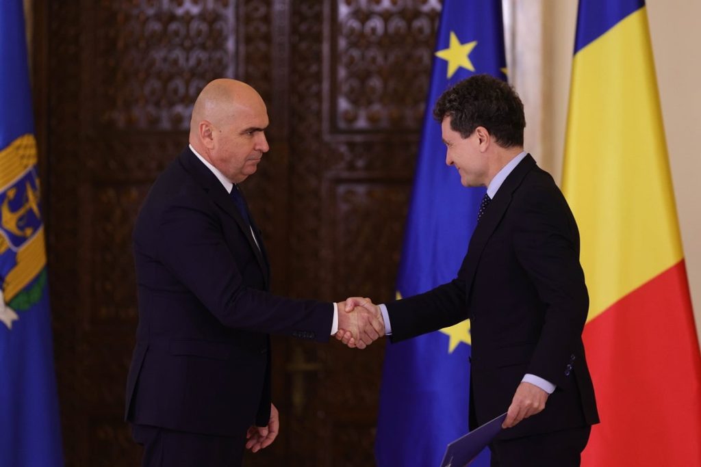 Ilie-Bolojan-Nicusor-Dan-depunere-juramant.jpg