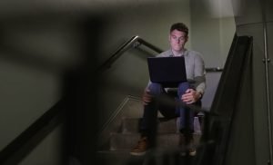 Medusa promite jurnalistului laptop și acces la BBC, dar consecințele au fost grave