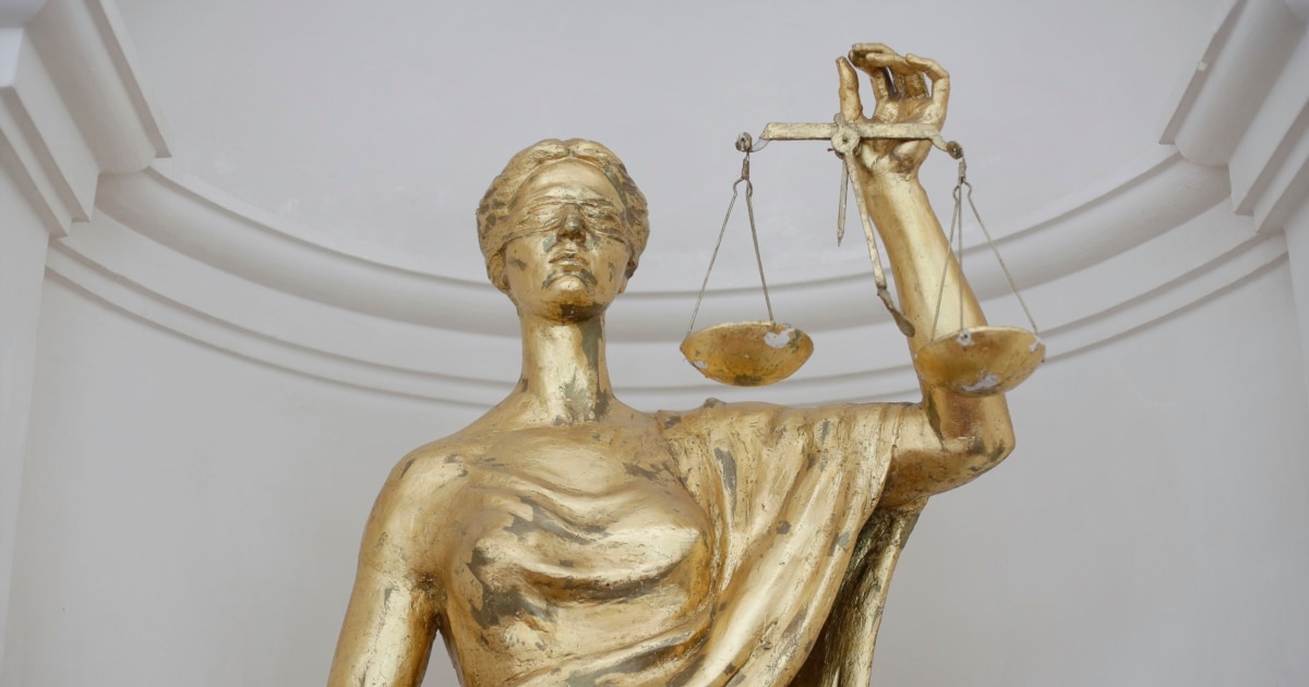 Tinerețe fără bătrânețe în Justiție. Povestea pensionării la 48 de ani și a unei reforme fără sfârșit